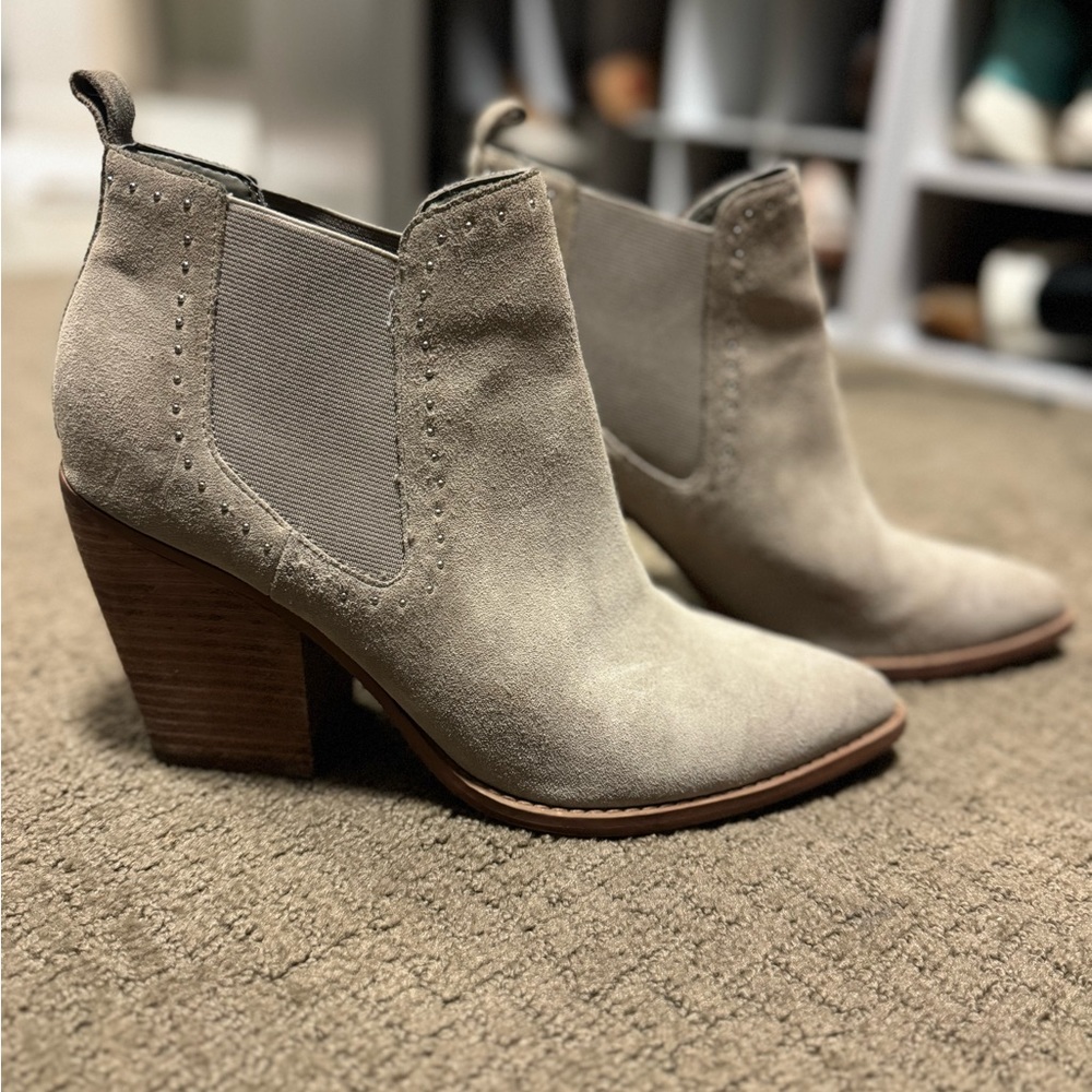 Marc Fisher tan booties